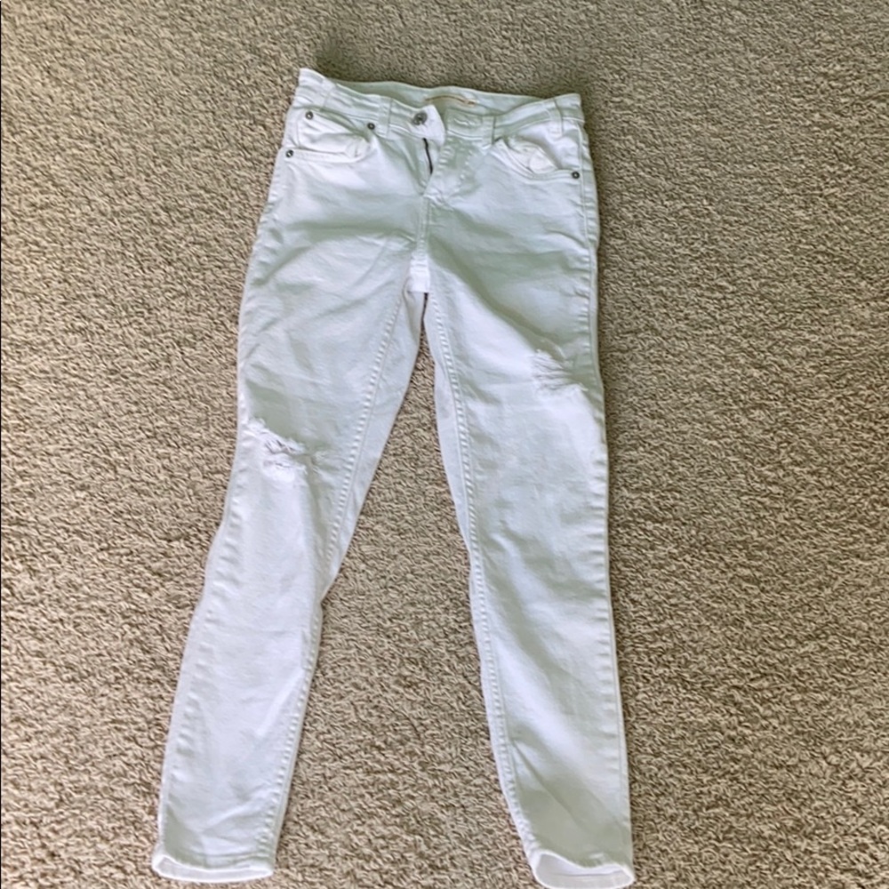 White high waisted Levi skinny jeans